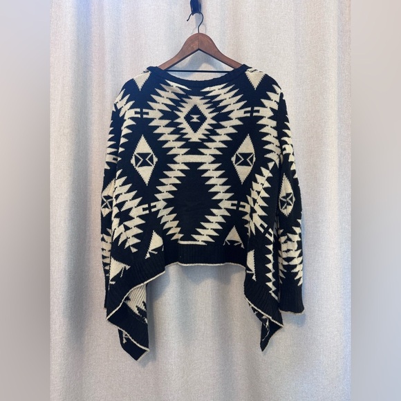 Kadence Boho Black and Cream Geometric Southwest Cowgirl Sweater - Picture 6 of 6